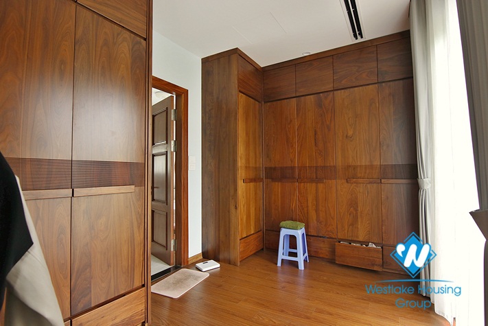  Massive ambassador corner villa for rent in Vinhomes Riverside - Long Bien